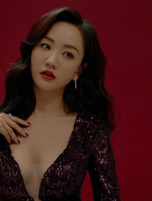 演员杨蓉照片,古典与现代的完美融合